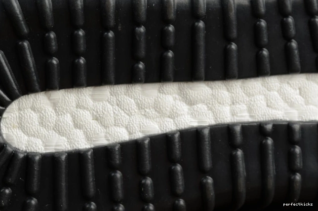 Triple 750 BB1839 Black Yeezy Boost Cblack Adidas 0814